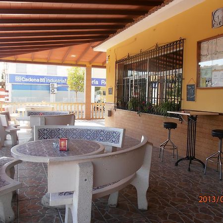 Hostal Restaurante Las Rejas อาร์ชิโดนา ภายนอก รูปภาพ